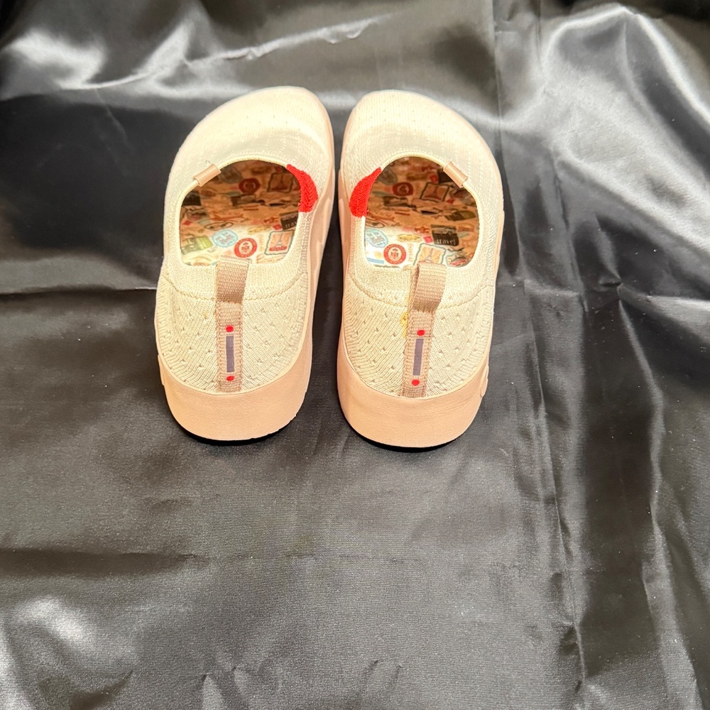 UIN Women's Shoes - Platform Toledo 9 style - birch color - size 7.5 - New! - Picture 5 of 6